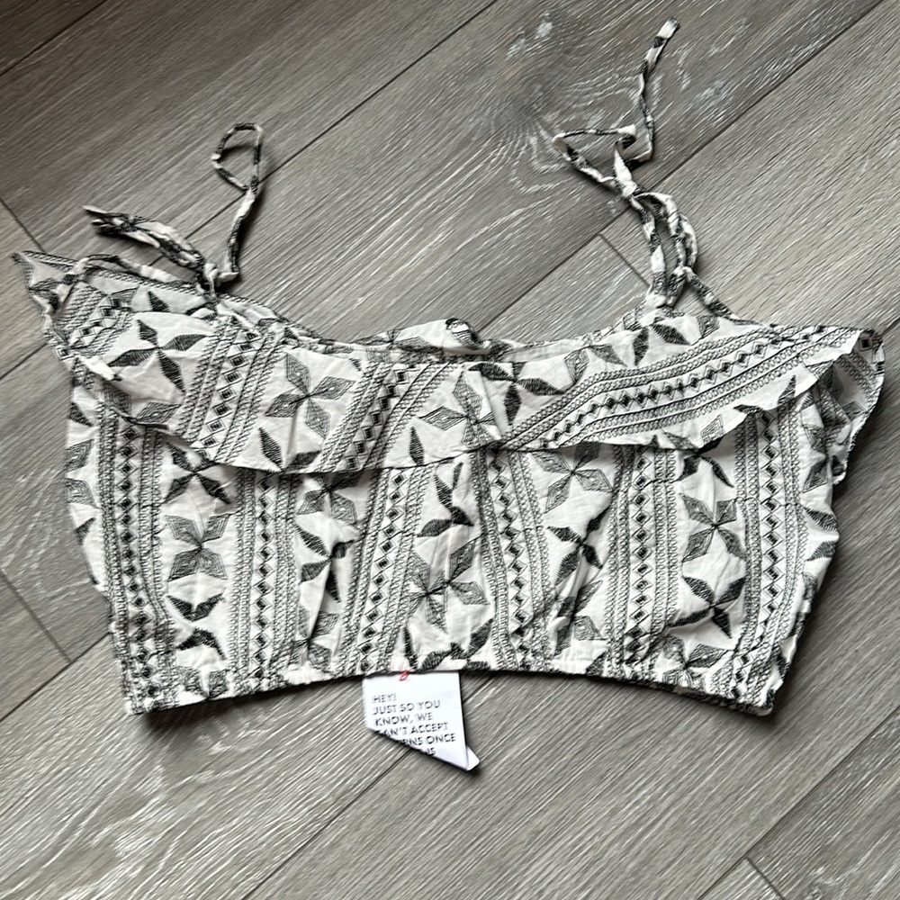 Topshop Embroidered Beach Set in Monochrome - Picture 6 of 15